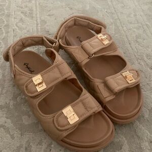 Vici tan camel sandals 9